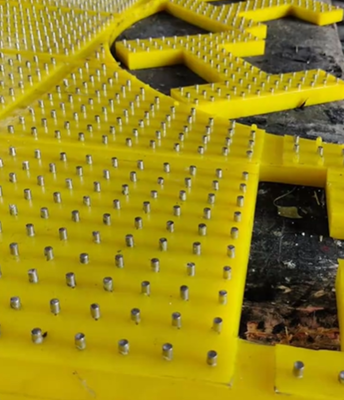Mat anti-dérapant de table tournante durable pour plateforme de forage de champs pétrolifères Matériau en polyuréthane