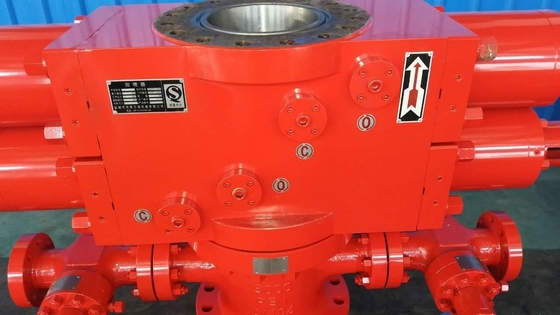 Taille de forage 7-1/16 "Equipement de prévention de l'explosion de forage dans les champs pétrolifères Double type Ram BOP