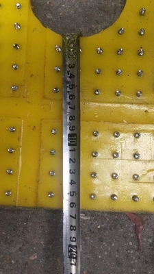 Mat anti-dérapant en polyuréthane pour le simulateur de forage à table rotative de 37 pouces et demie épaisseur 30 mm couleur jaune 2200 mm * 1800 mm