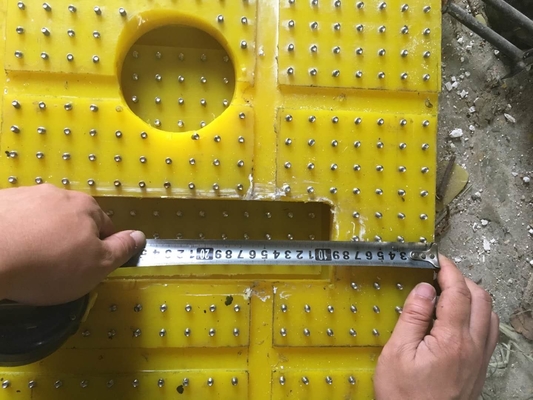 Mat anti-dérapant en polyuréthane pour le simulateur de forage à table rotative de 37 pouces et demie épaisseur 30 mm couleur jaune 2200 mm * 1800 mm