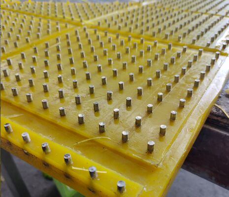 Tapis antidérapant pour table rotative jaune en PU, résistant à l'usure, conforme aux exigences ISO 9001, idéal pour une utilisation intensive