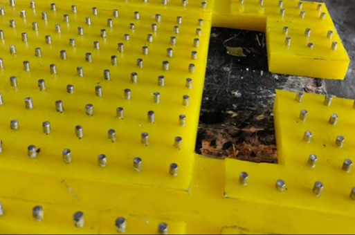 Mat anti-dérapant de table tournante durable pour plateforme de forage de champs pétrolifères Matériau en polyuréthane