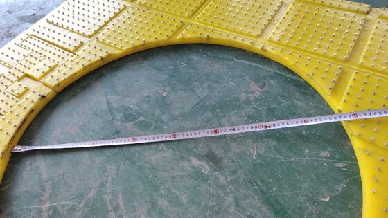 Matériau de première qualité sélectionné Polyuréthane épaisseur 30 mm Table rotative tapis antidérapant